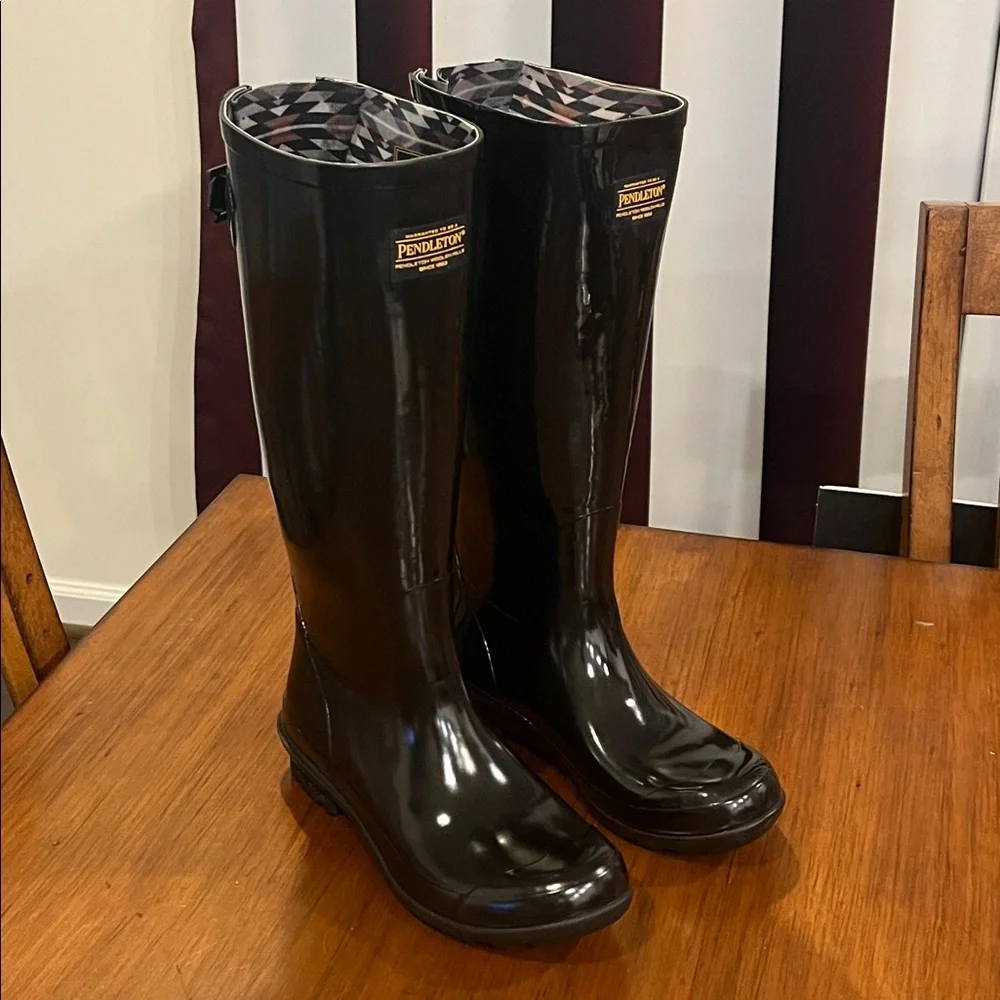 Pendleton Gloss Tall Rain Boots black Women’s Size 7